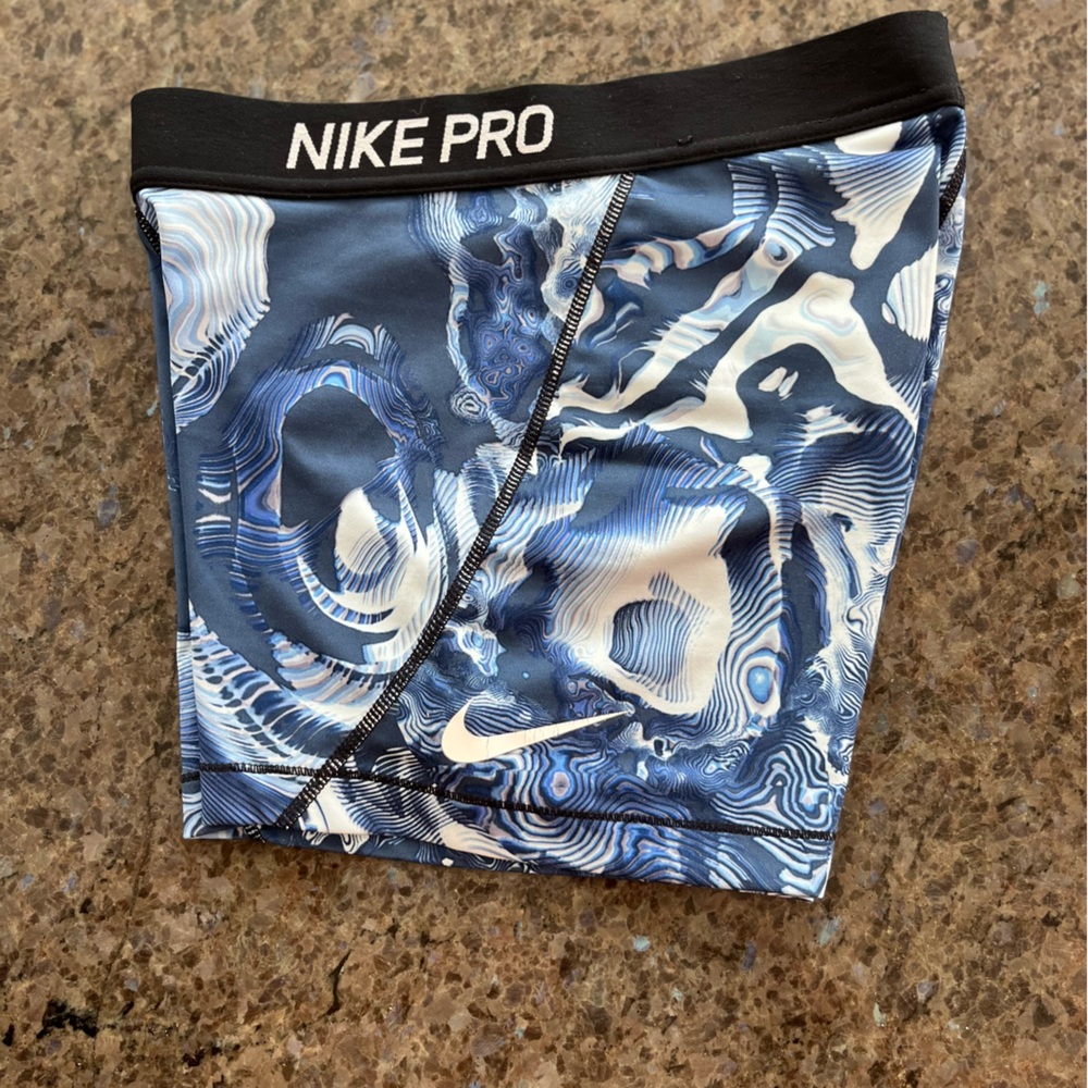 WOMENS NIKE PRO SPANDEX SHORTS SIZE M. GREAT CONDITION